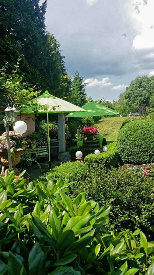 Ferienwohnung Villa Flora Целе Екстериор снимка